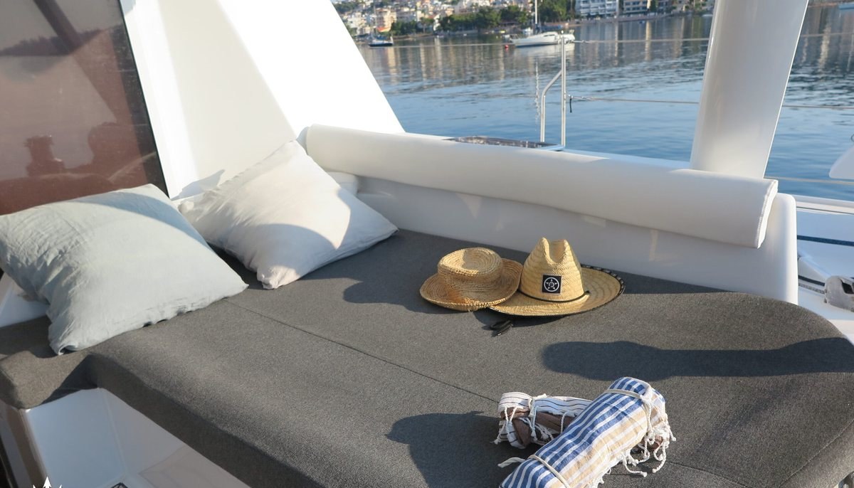 STADIUM yacht charter 3