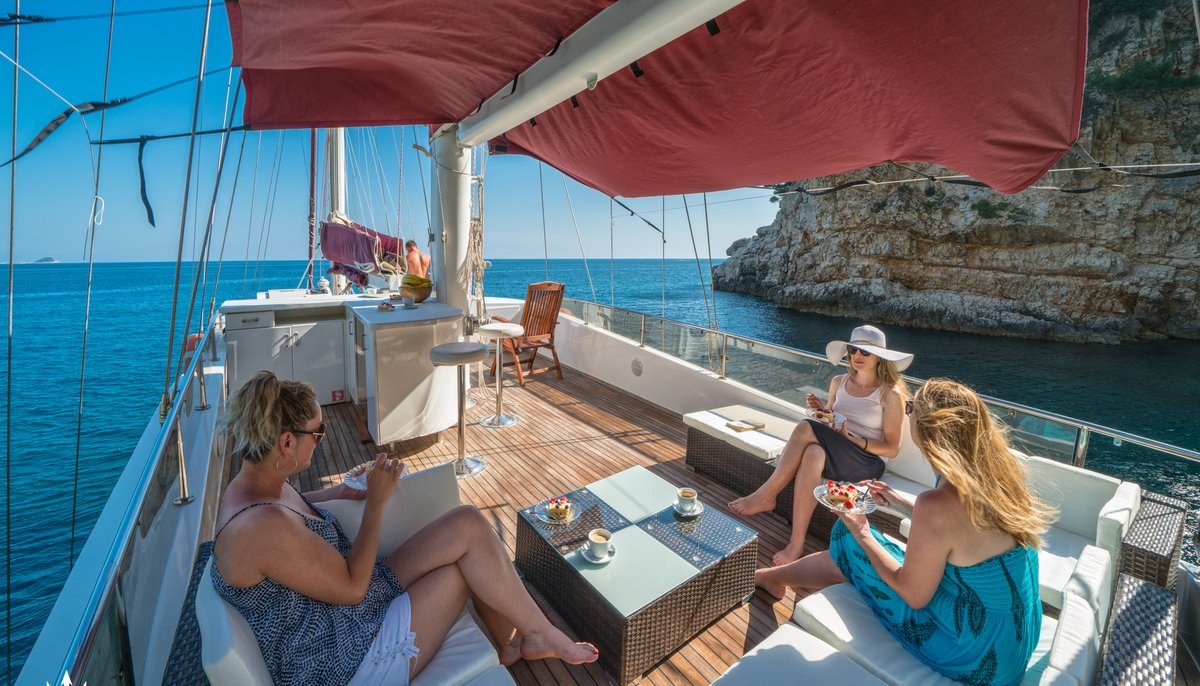 ADRIATIC HOLIDAY yacht charter 4