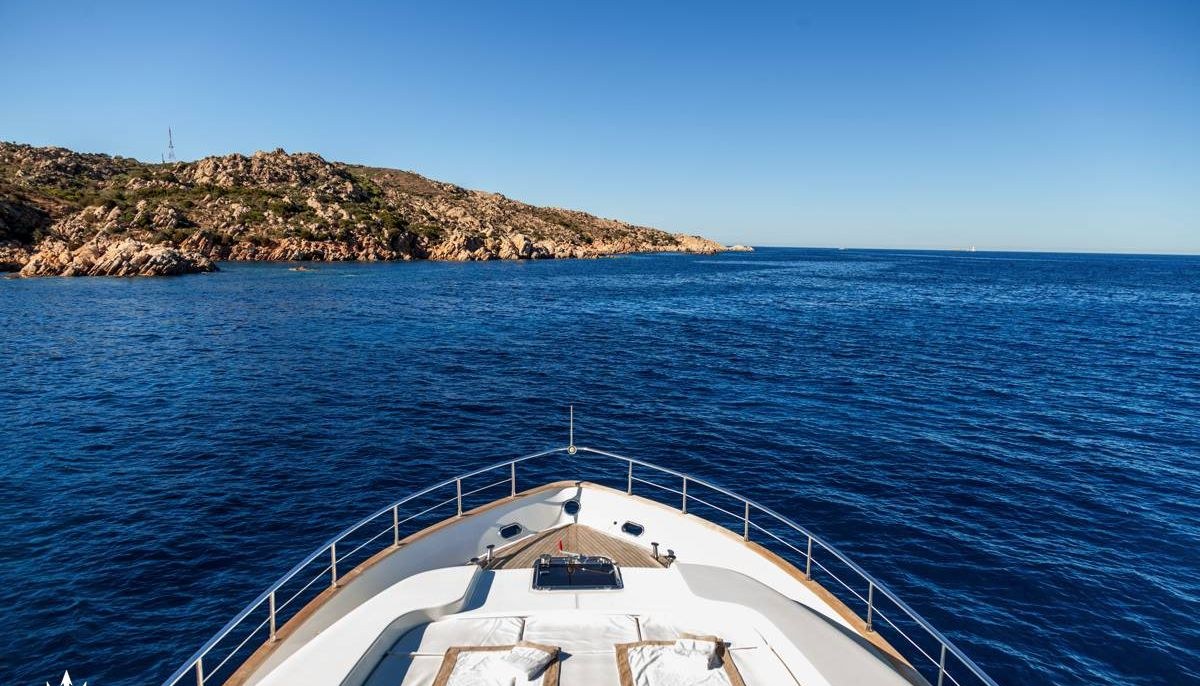 SERENITY III yacht charter 3