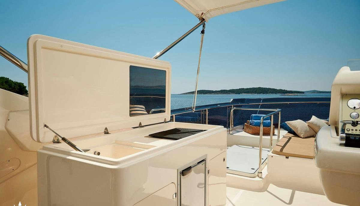 STELLA D'ORO yacht charter 4