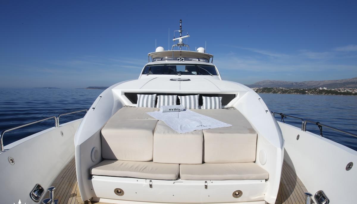 BABY I yacht charter 3