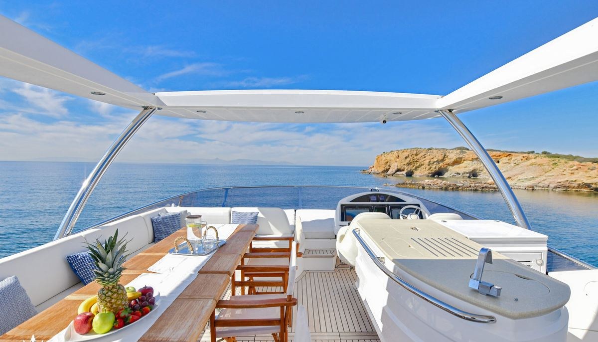 GRACE XI yacht charter 4