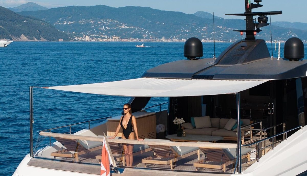 AM yacht charter 4