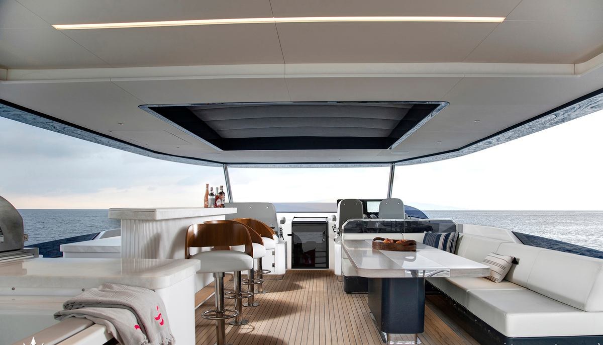 VITAMINA GRANDE yacht charter 4