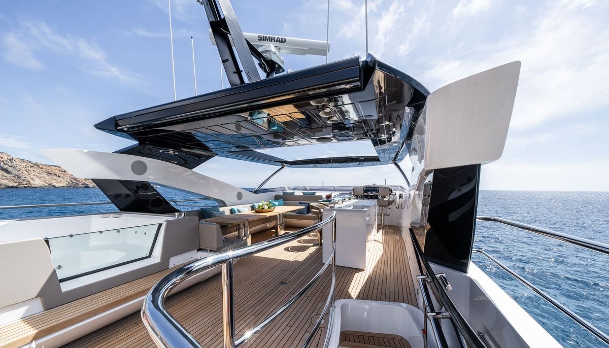 BLUE INFINITY ONE yacht charter 5