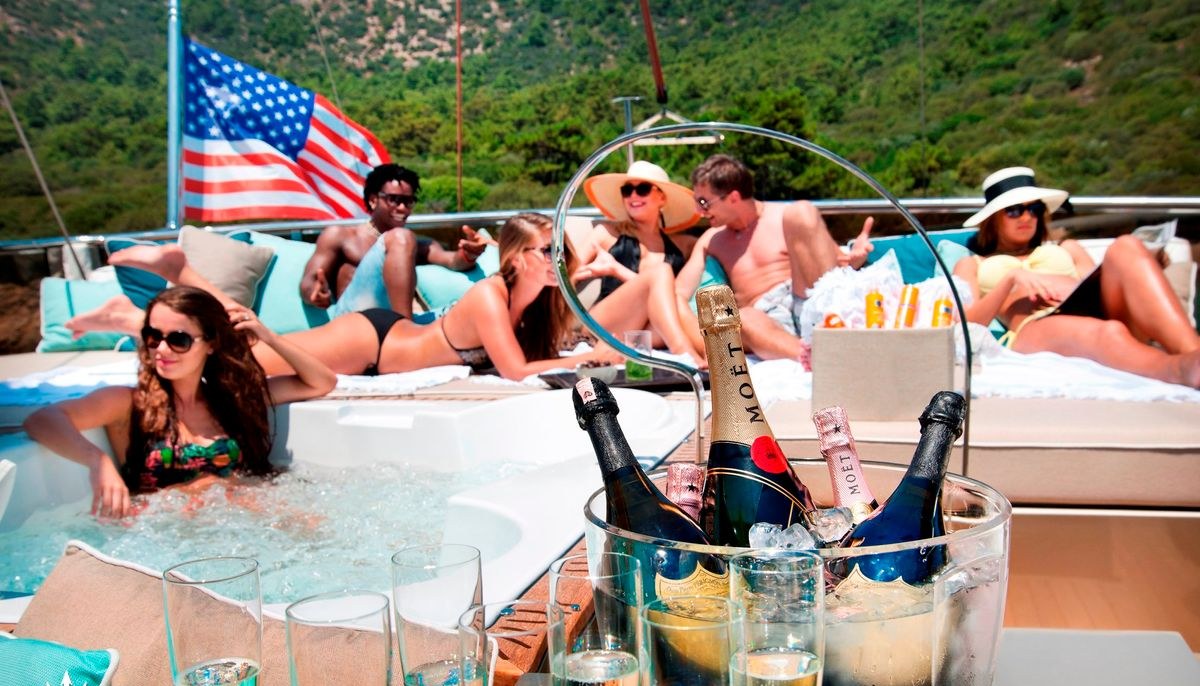 MERMAID yacht charter 3