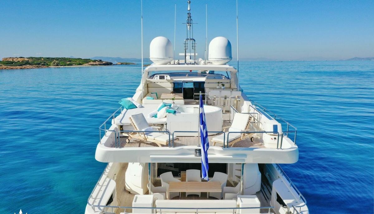 INFINITAS yacht charter 4