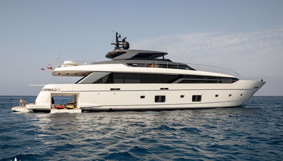 COOL yacht charter 2
