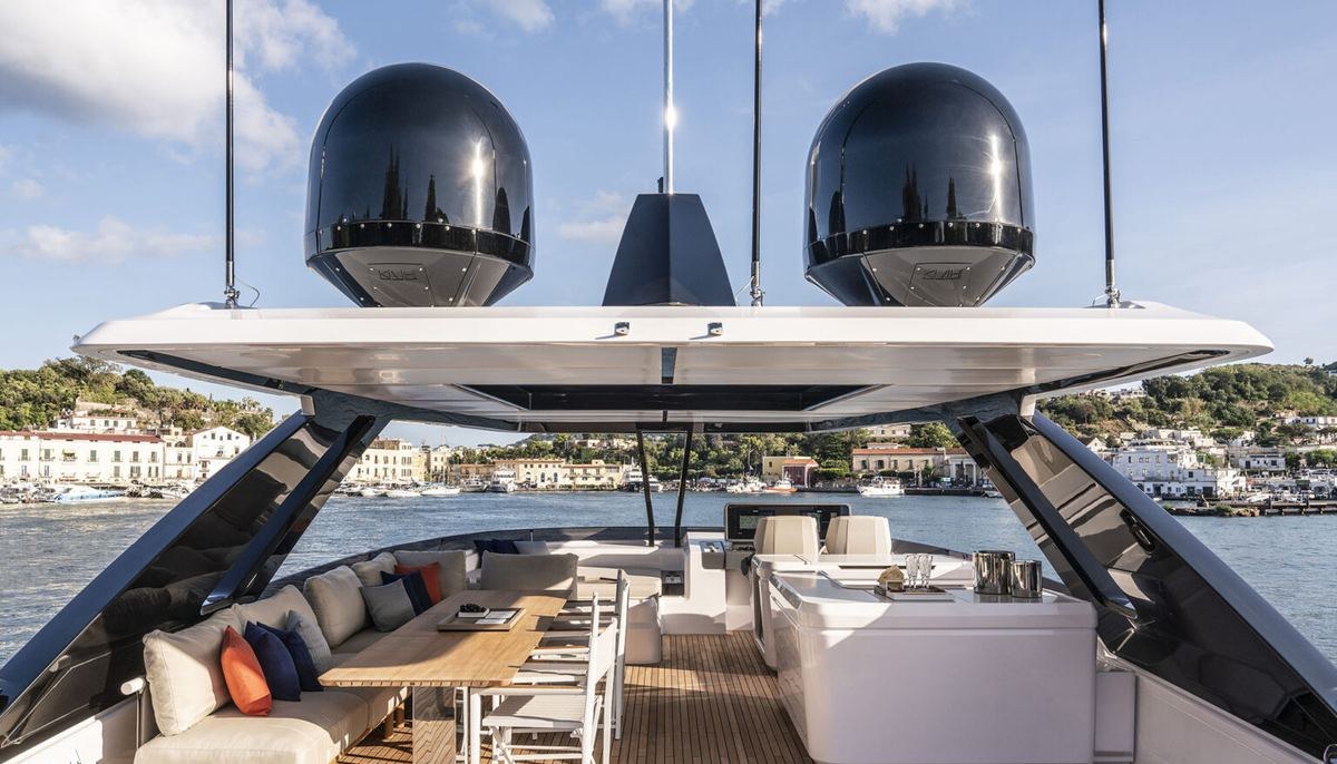 LADY AGA yacht charter 3