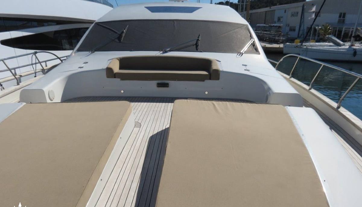 N&Z yacht charter 3