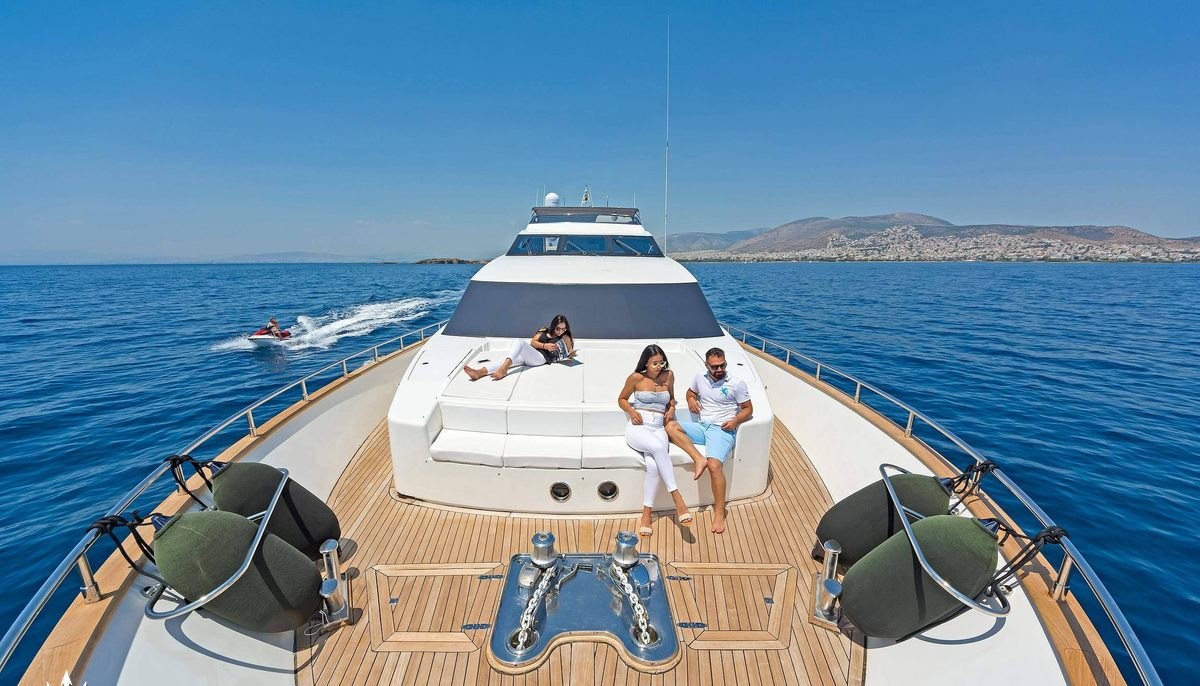 ILLYA F yacht charter 3