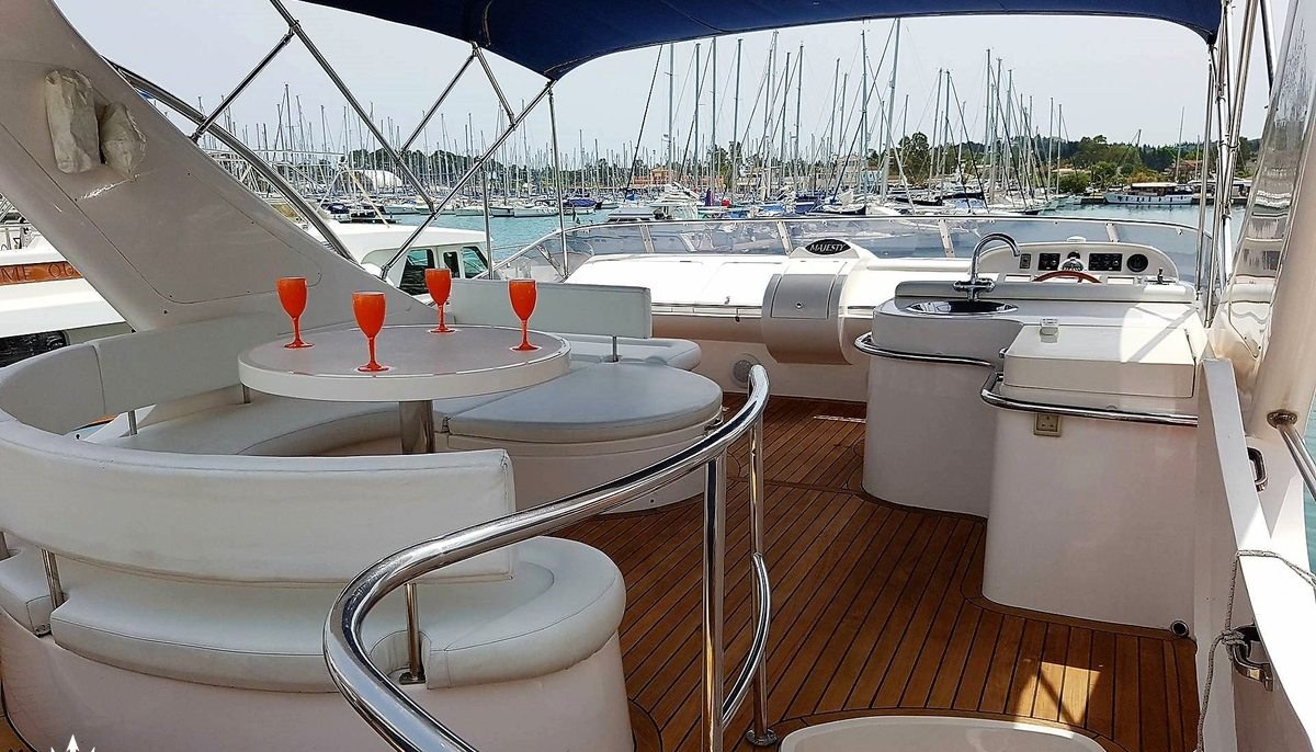 MS. MOUSE yacht charter 4