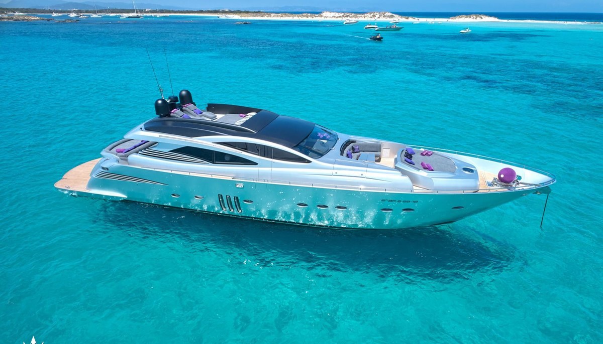 XAMAN yacht charter 2
