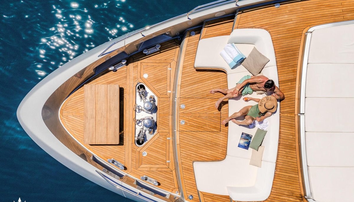 NO STRESS 888 yacht charter 3