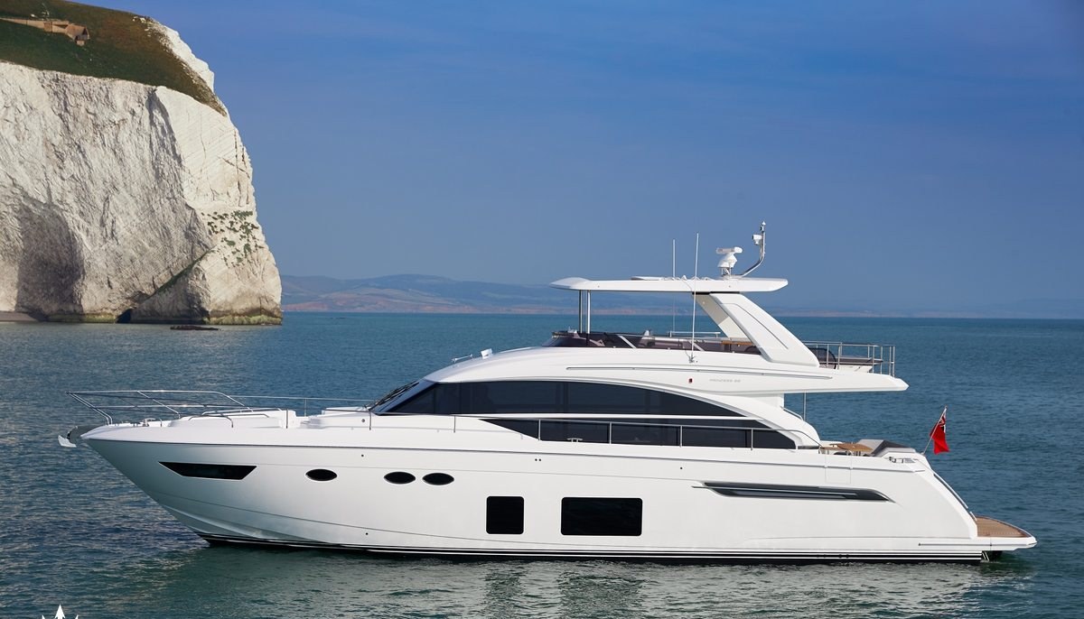 SHAWLIFE yacht charter 2