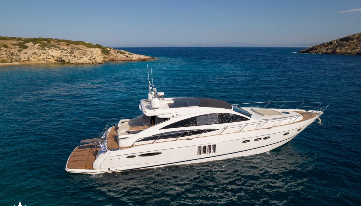 MOJO yacht charter 2