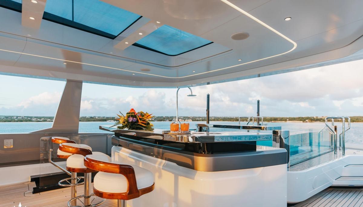 DAYBREAK yacht charter 4