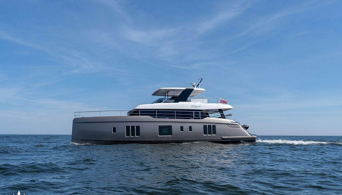 AMILEO yacht charter 2