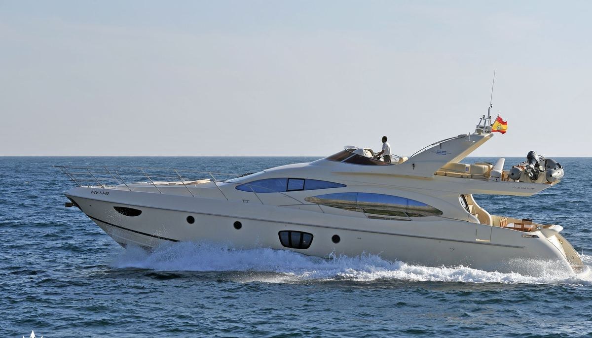 AZUCENA MARE yacht charter 2