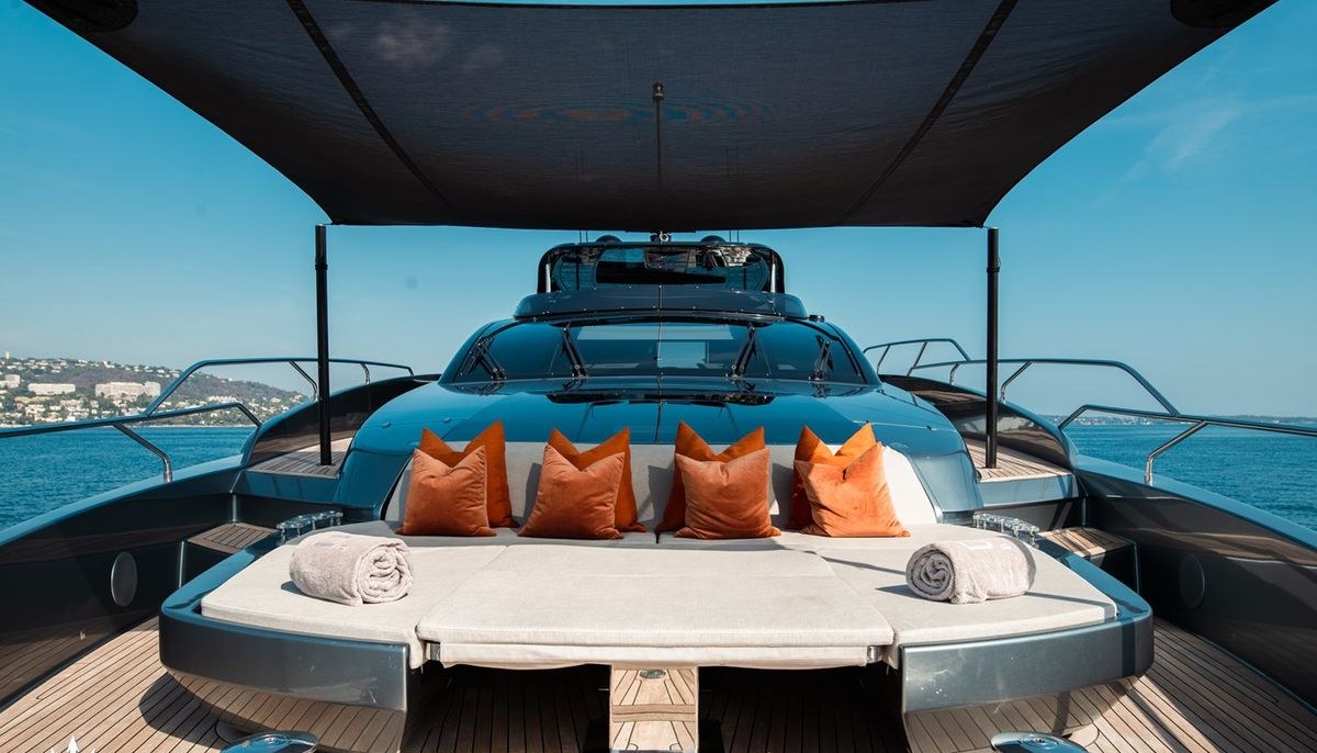 ELLA yacht charter 3