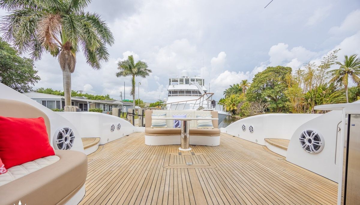 DREAM ON yacht charter 3