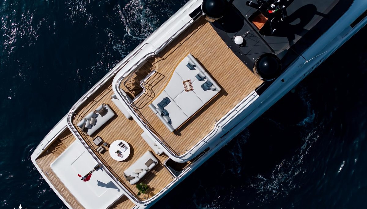 DAWO yacht charter 5