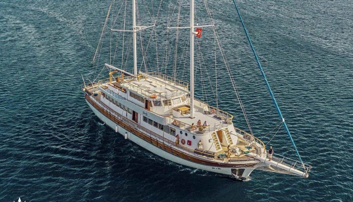 BOREAS yacht charter 2