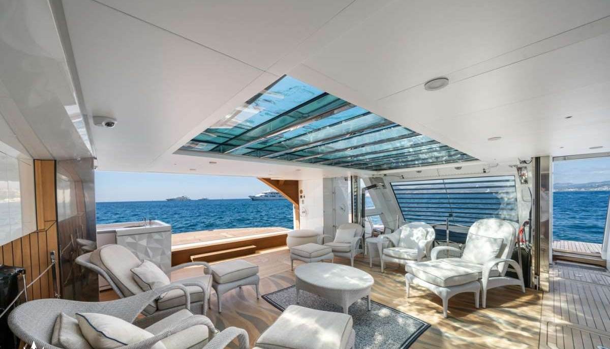 ALULIM yacht charter 5