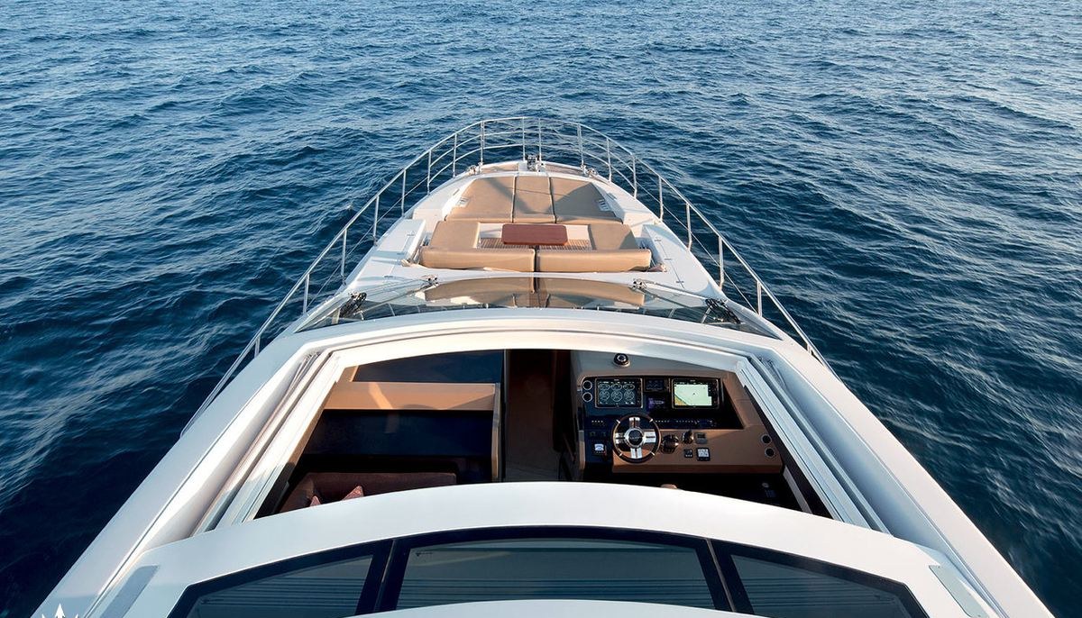 GRAN ABE II yacht charter 3