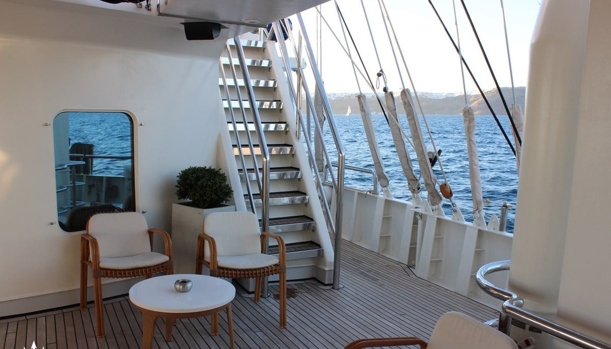 RUNNING ON WAVES yacht charter 5