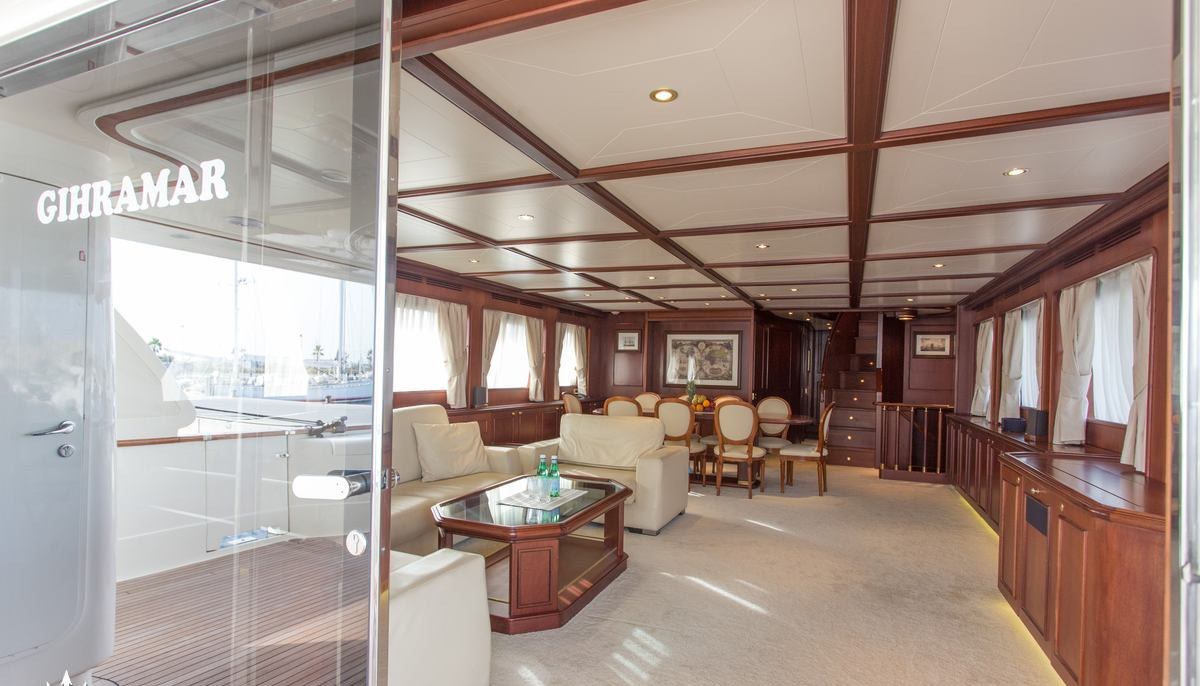 MASCOTTE yacht charter 3