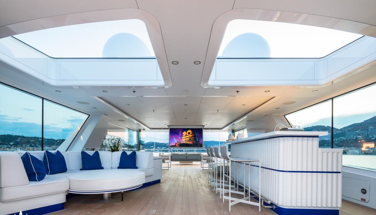CORAL OCEAN yacht charter 5