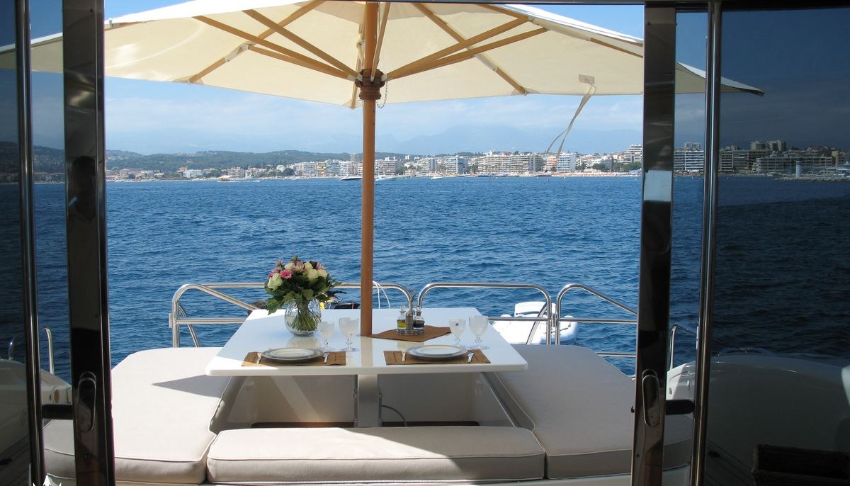 OLA MONA yacht charter 5