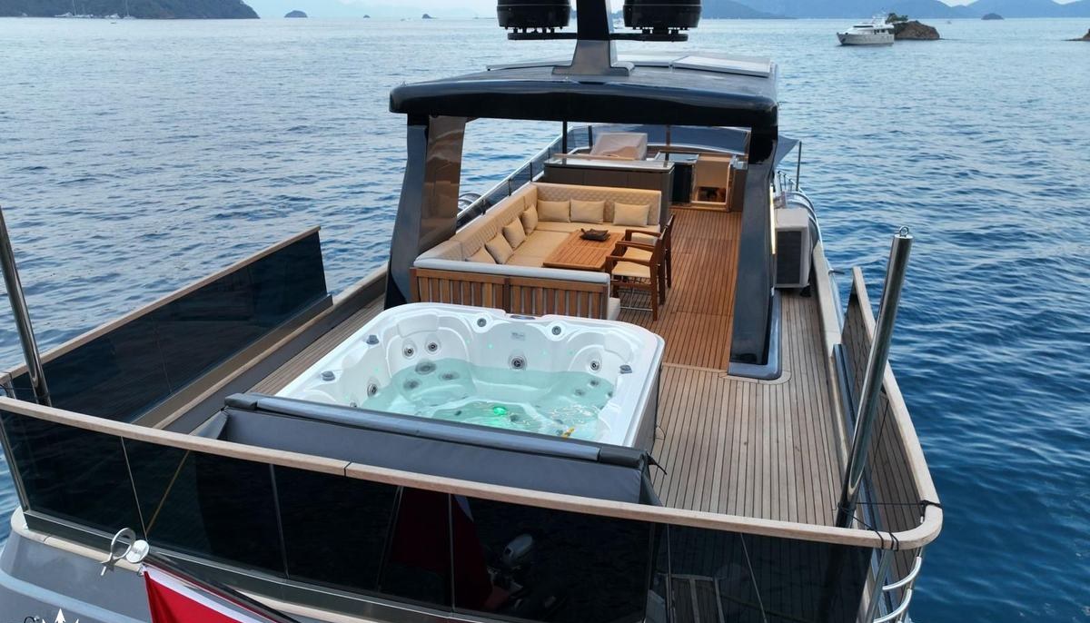 BEYEFENDI H yacht charter 3