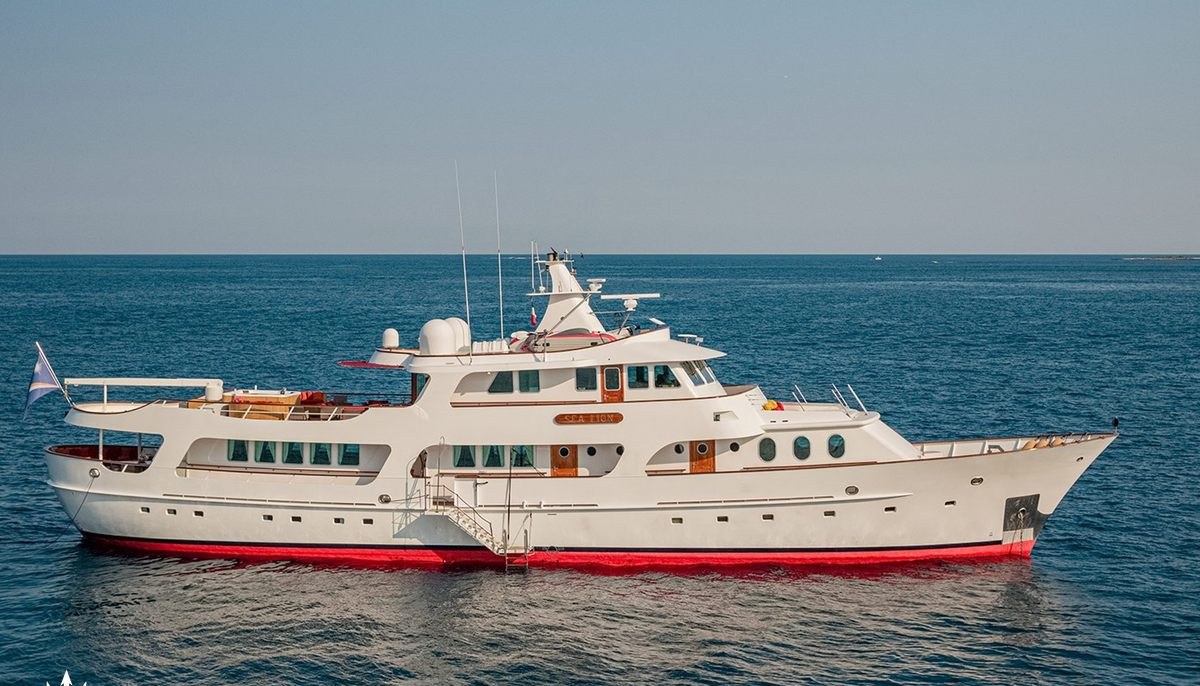 SEA LION yacht charter 2