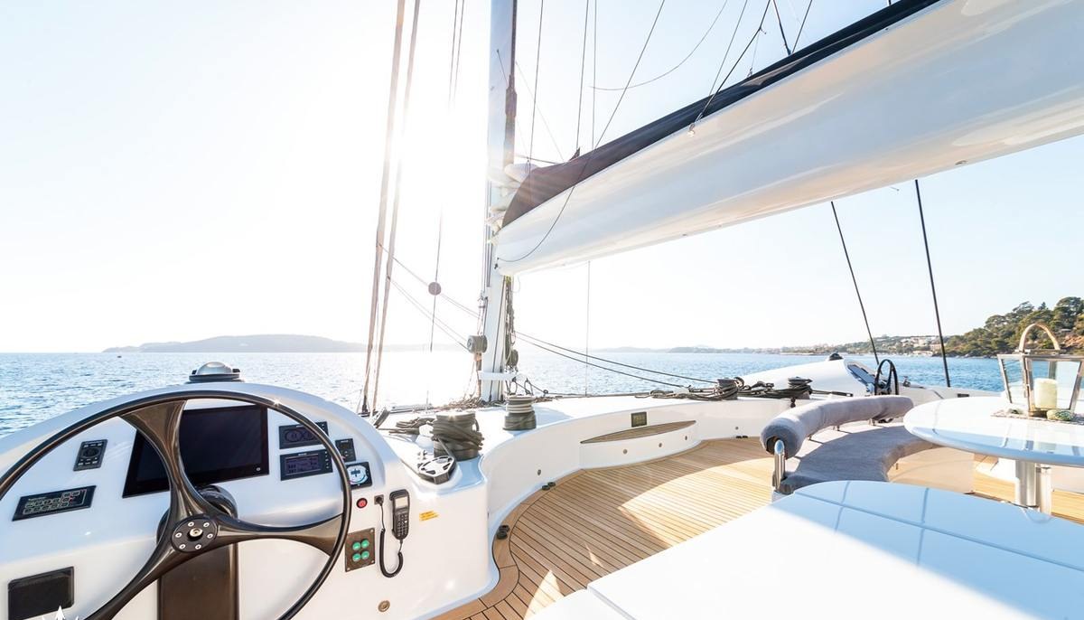 ALLURES yacht charter 3