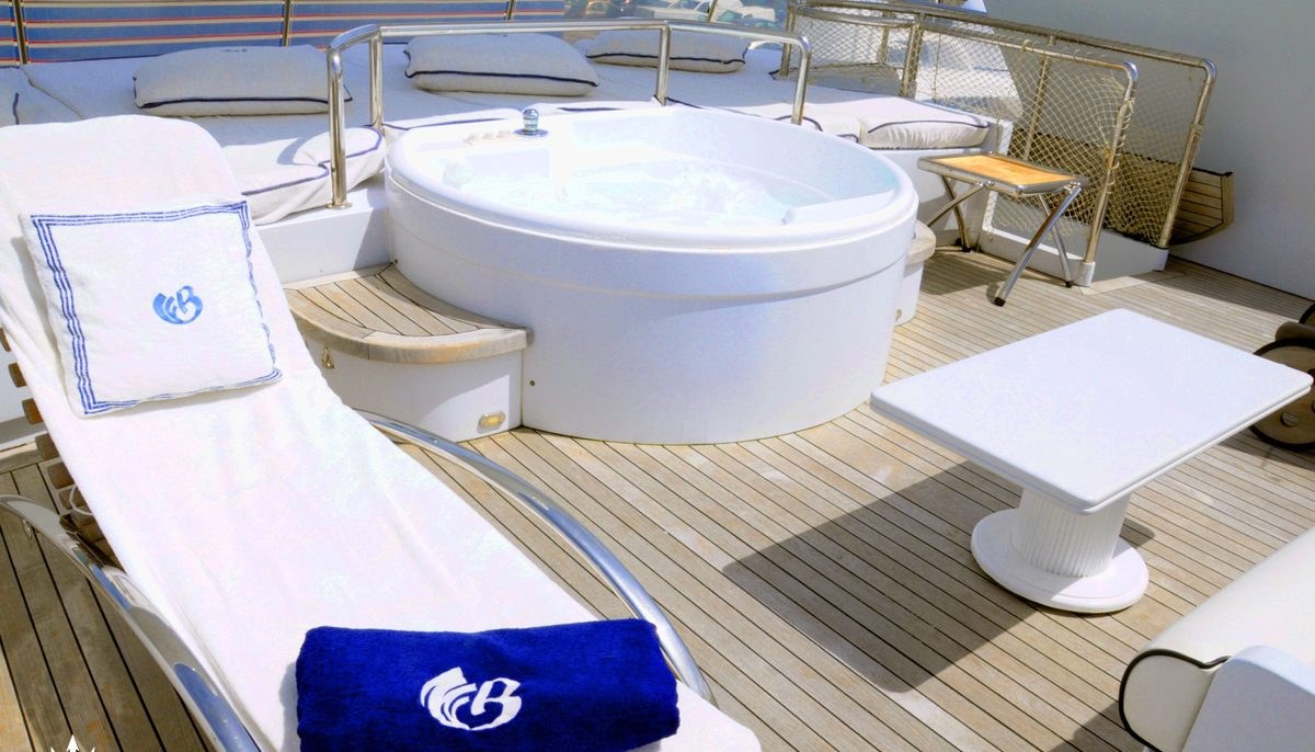 LADY MALAK yacht charter 3