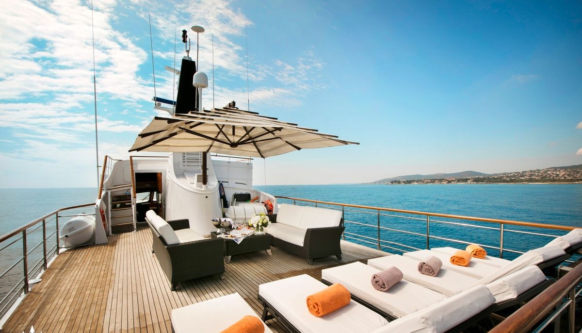 LADY JERSEY yacht charter 5