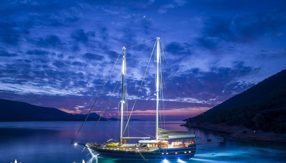 GOZDEM THE ONE yacht charter 2