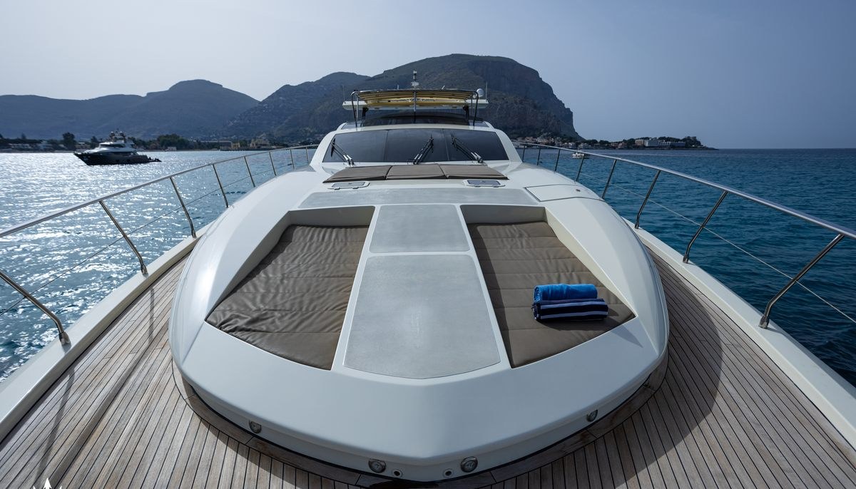 NYLEC yacht charter 3