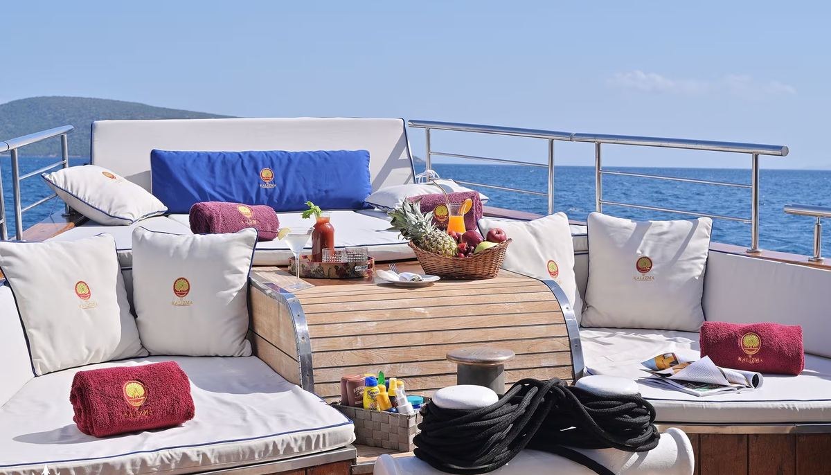 KALIZMA yacht charter 3