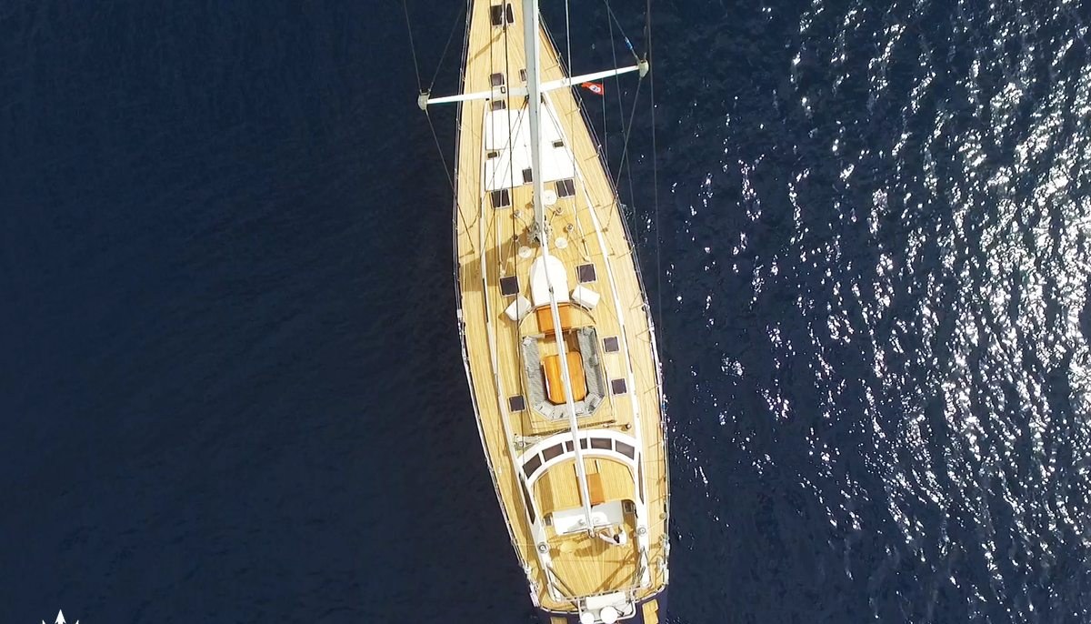 WIND OF CHANGE yacht charter 4