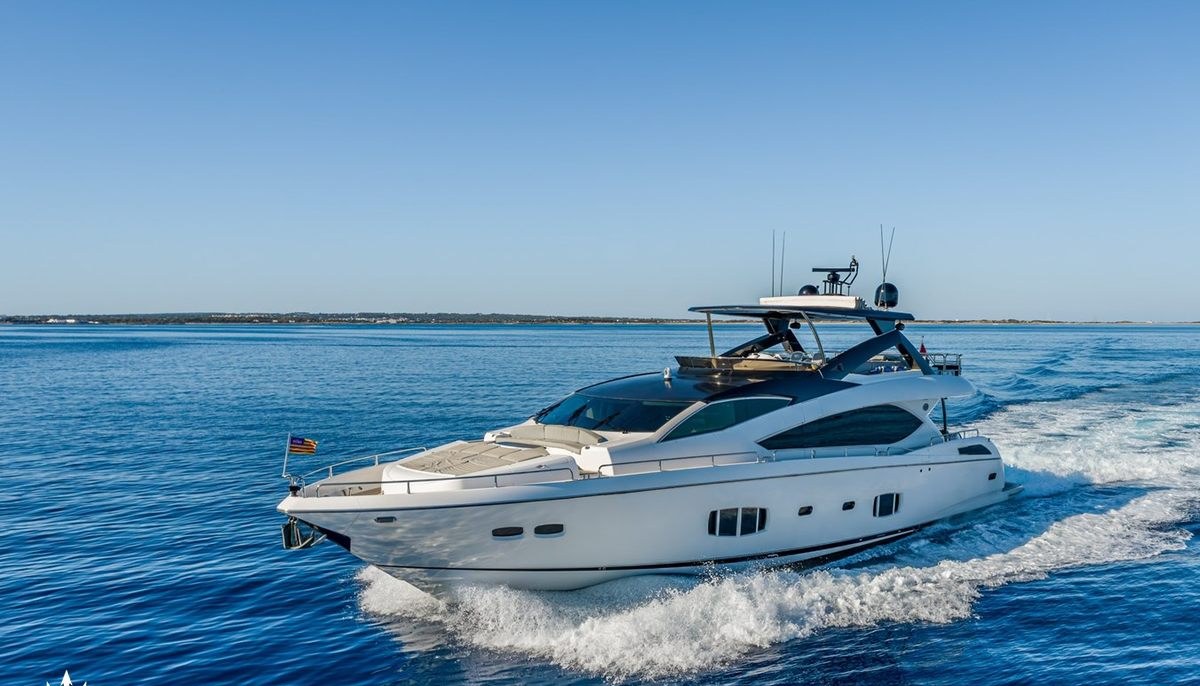 MOZZ II yacht charter 2