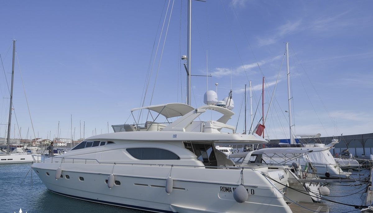 CELINE yacht charter 2