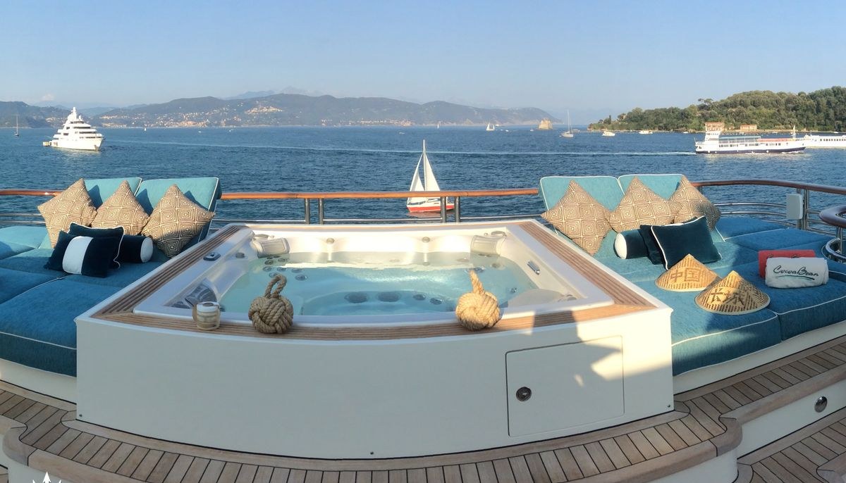 COCOA BEAN yacht charter 3