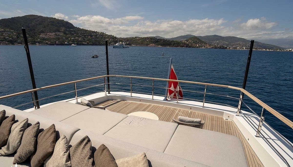 JESMA II yacht charter 3