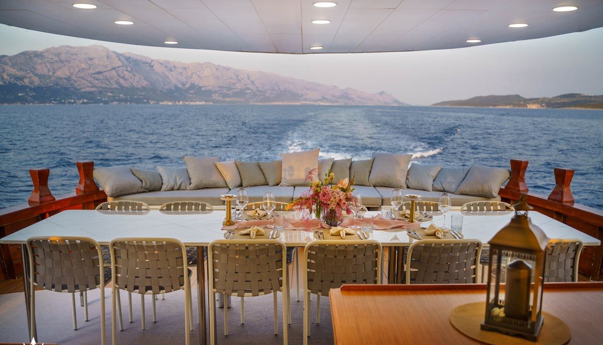 GREEN RAY yacht charter 5