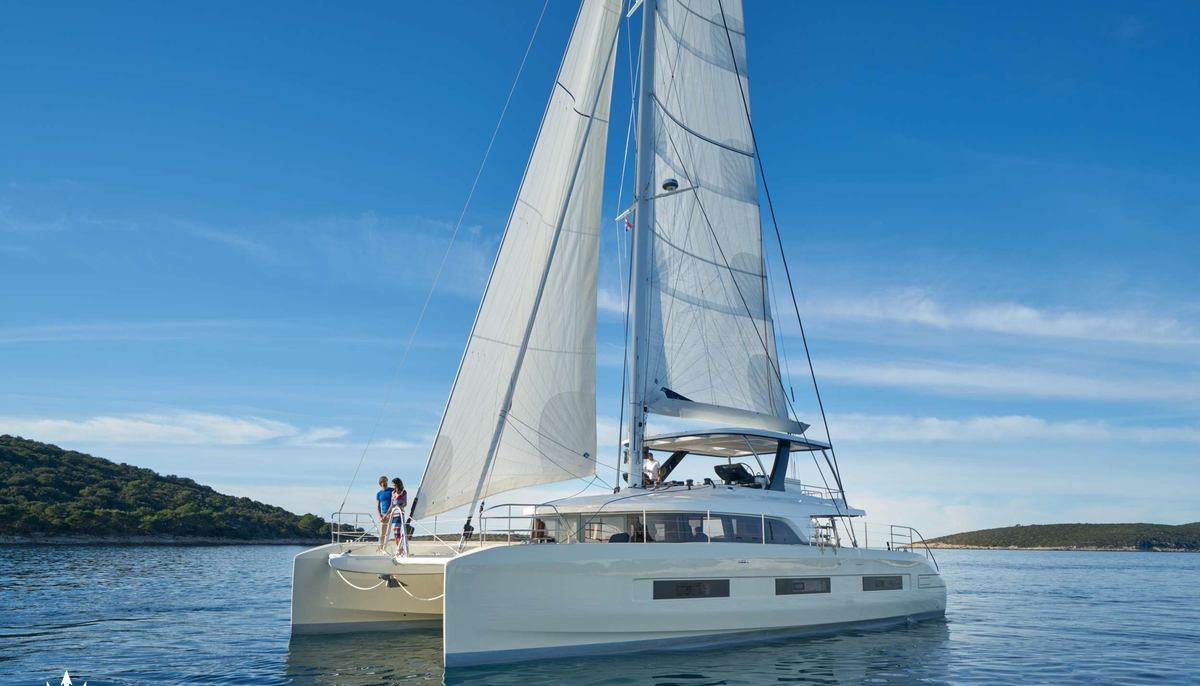 AMADA MIA yacht charter 2