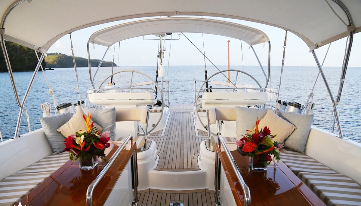 DAMA DE NOCHE yacht charter 3