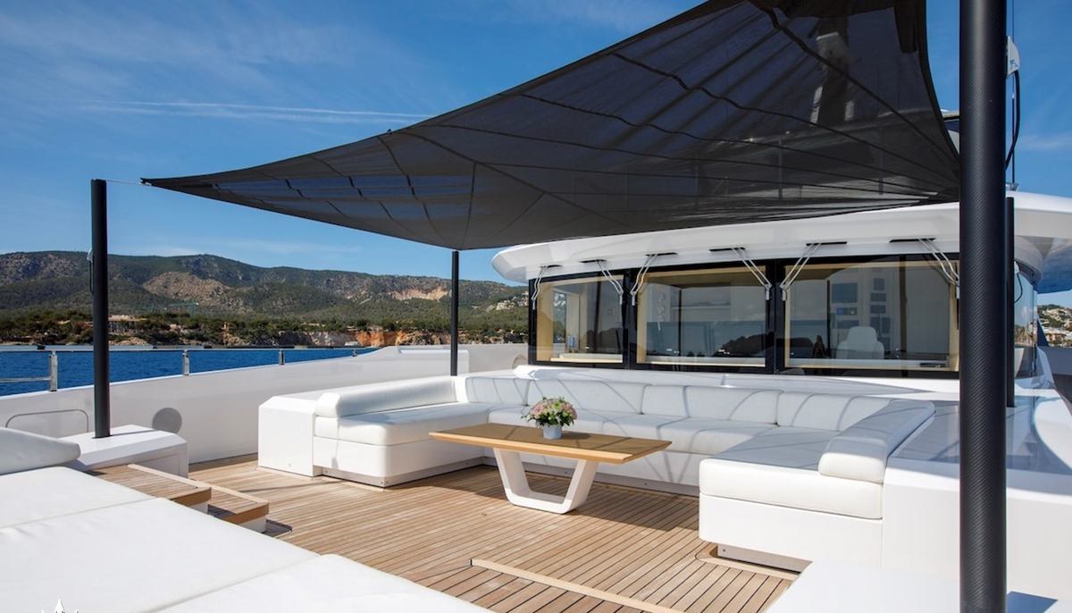 PERLA BIANCA yacht charter 3